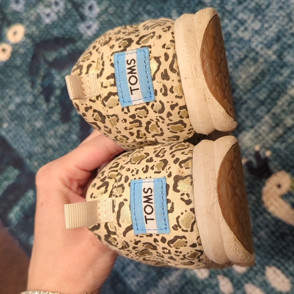 EUC Toms cheetah print sneakers size 8 - Picture 5 of 7